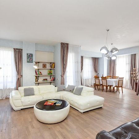 Serviced Apartment On Rustaveli Avenue 9 Tbilisi Ngoại thất bức ảnh