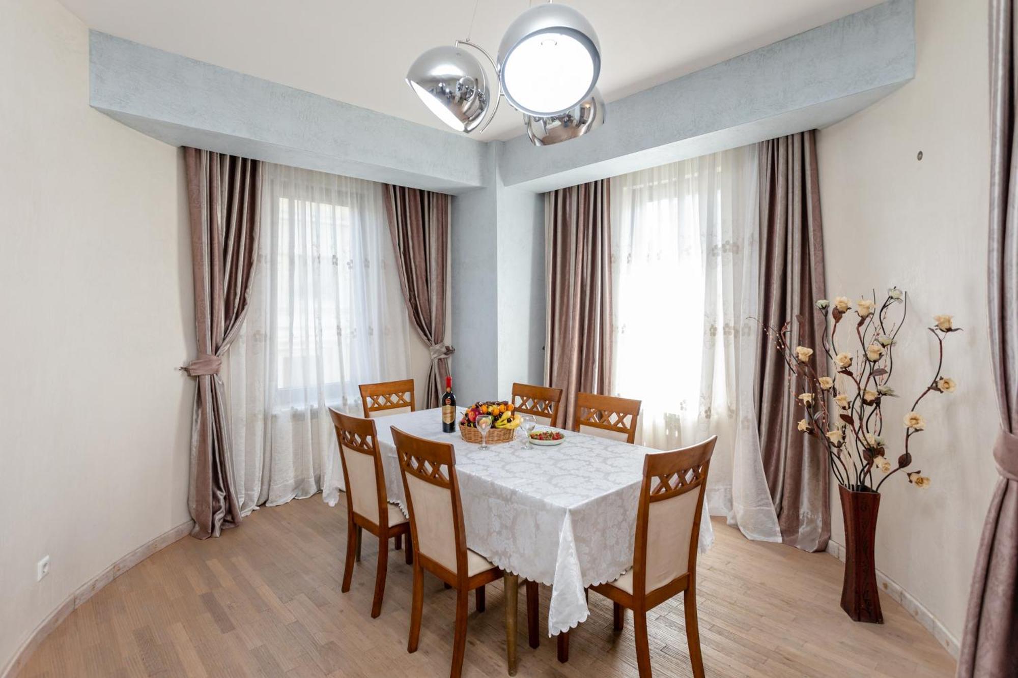 Serviced Apartment On Rustaveli Avenue 9 Tbilisi Ngoại thất bức ảnh